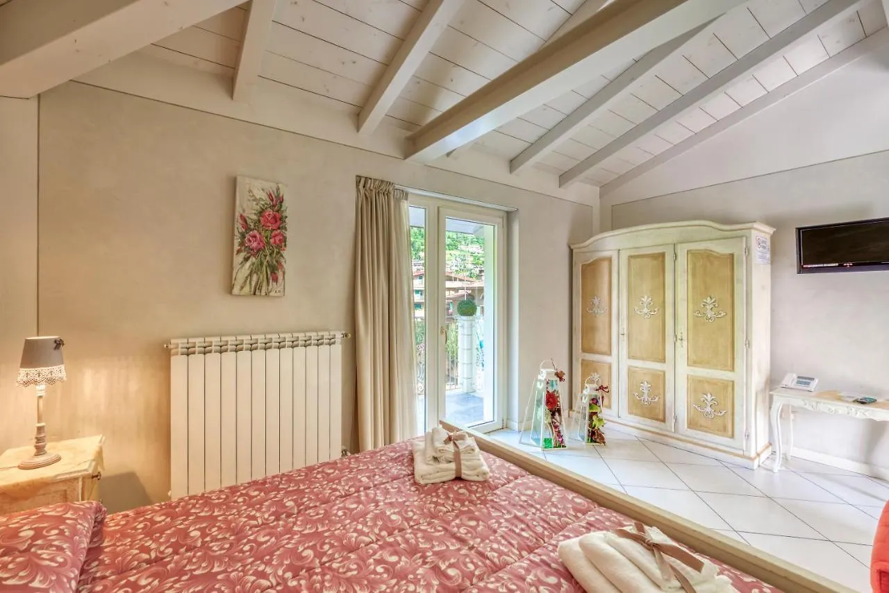 Villa Liberty Darfo Boario Terme 3*,  Italy